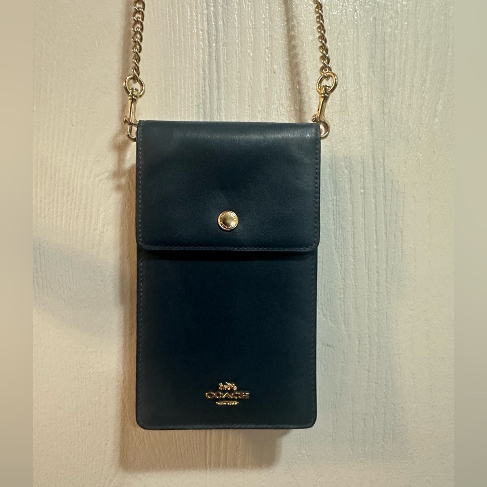Vintage Coach snap closure, leather phone crossbody